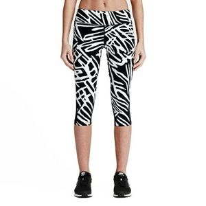 Nike - Black and White Abstract Print Leggings